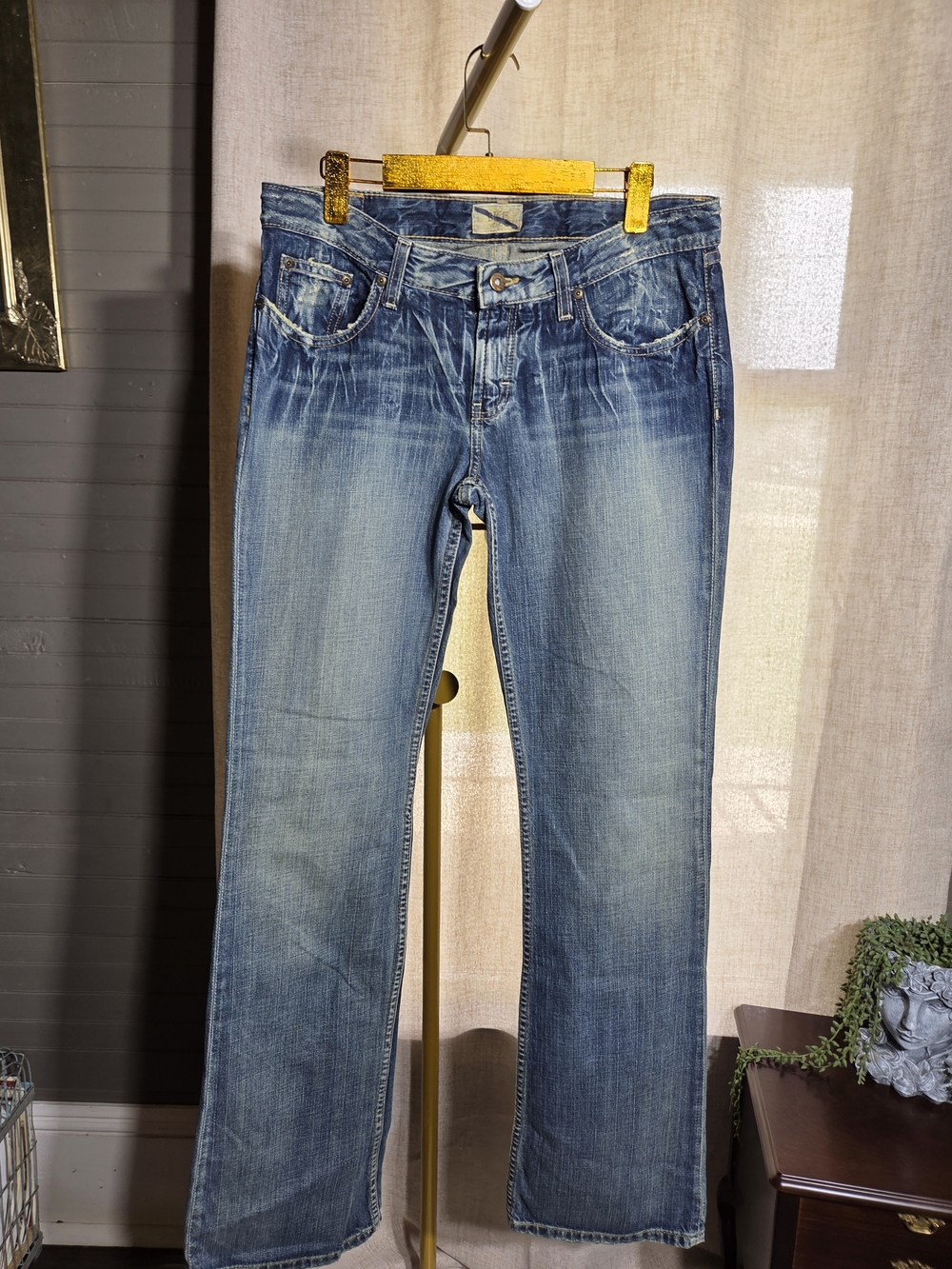 BKE Women's Faded Blue Straight Leg Jeans